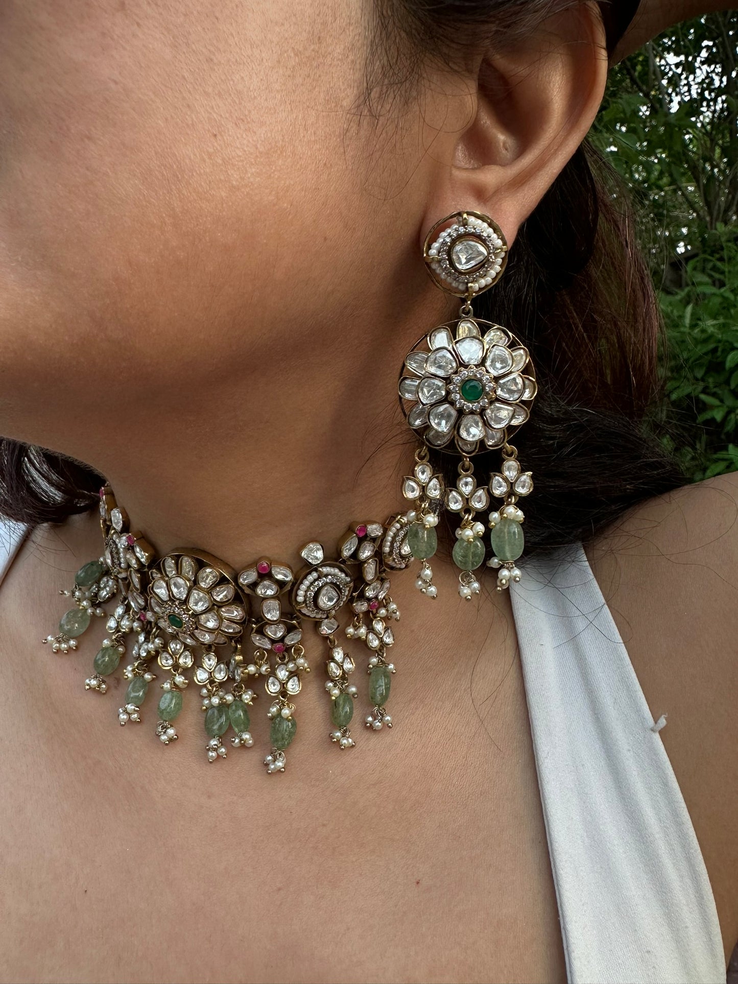 Sparkling Emerald Gem Choker