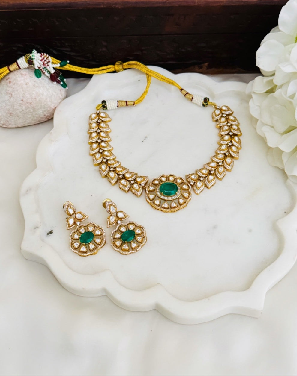 Gulzar Emerald Necklace Set