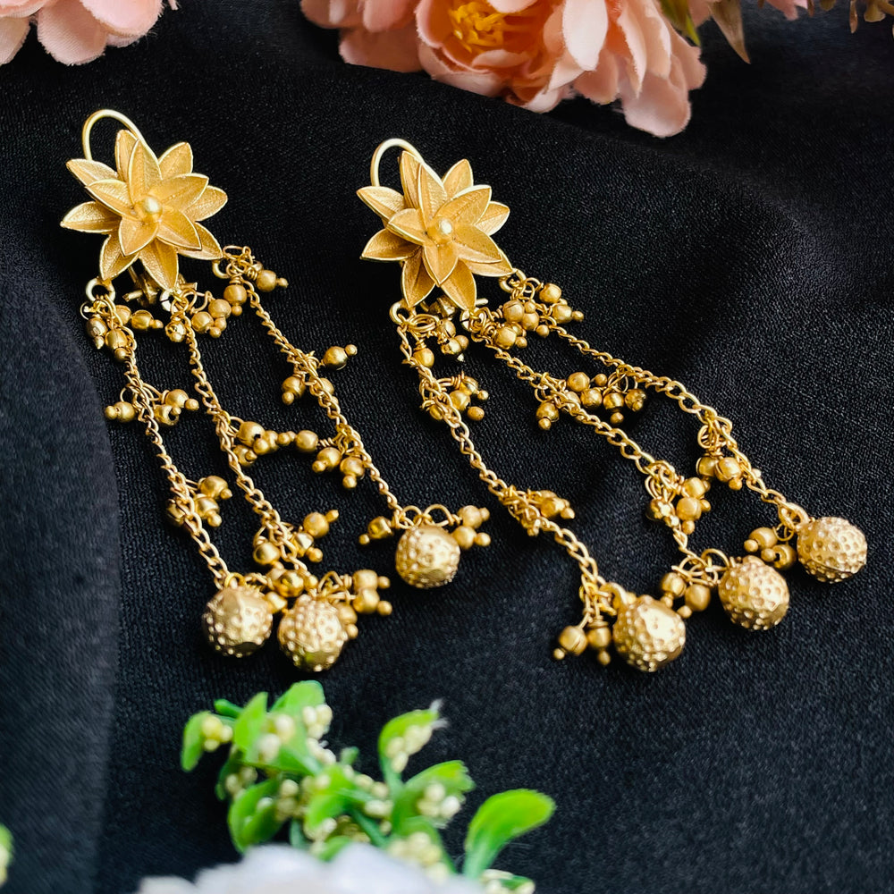 Anika Floral Matt Earrings
