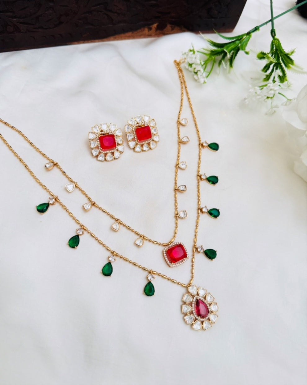 Khazin Indowestern Double layered Pendant Set
