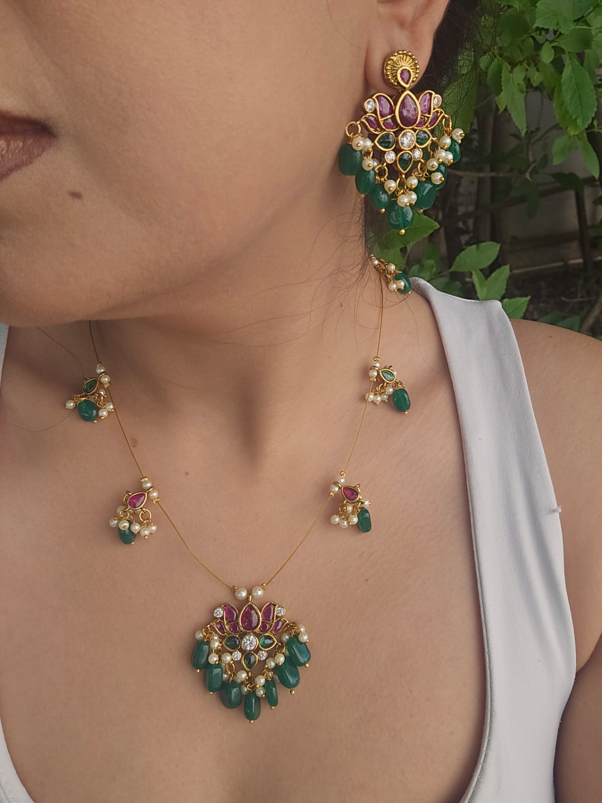 Invisible Chain Lotus Necklace Set