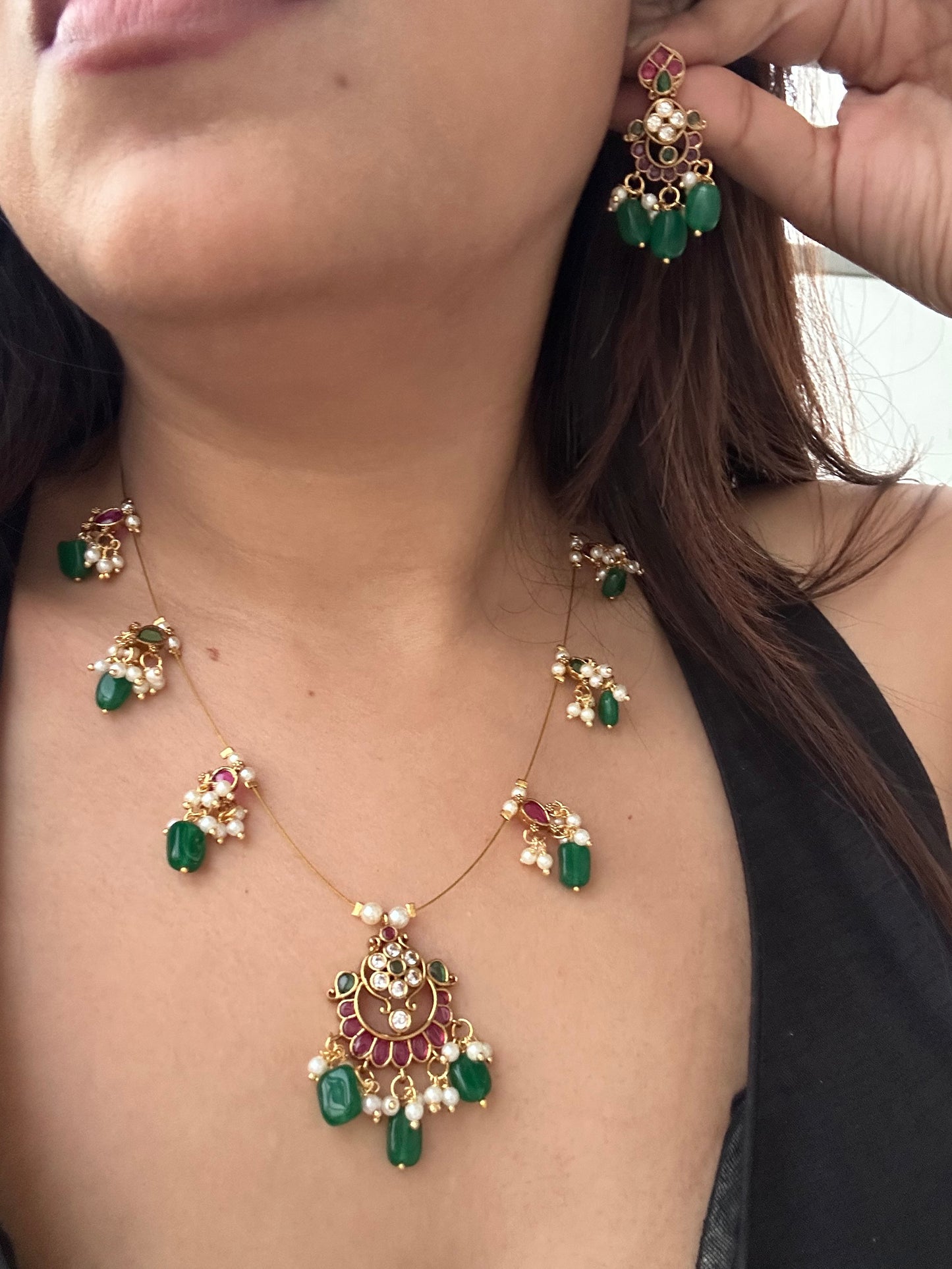 Invisible Chain Necklace Set-Vamika