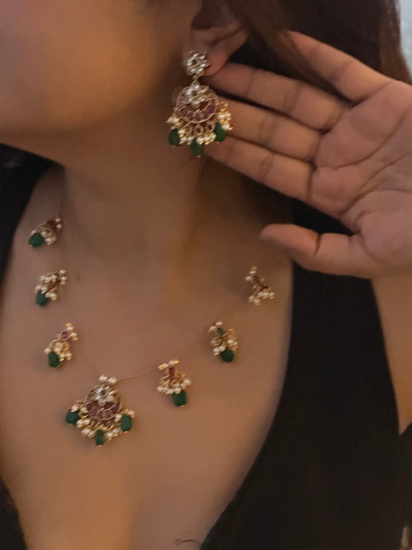 Invisible Chain Necklace Set - Madhubala