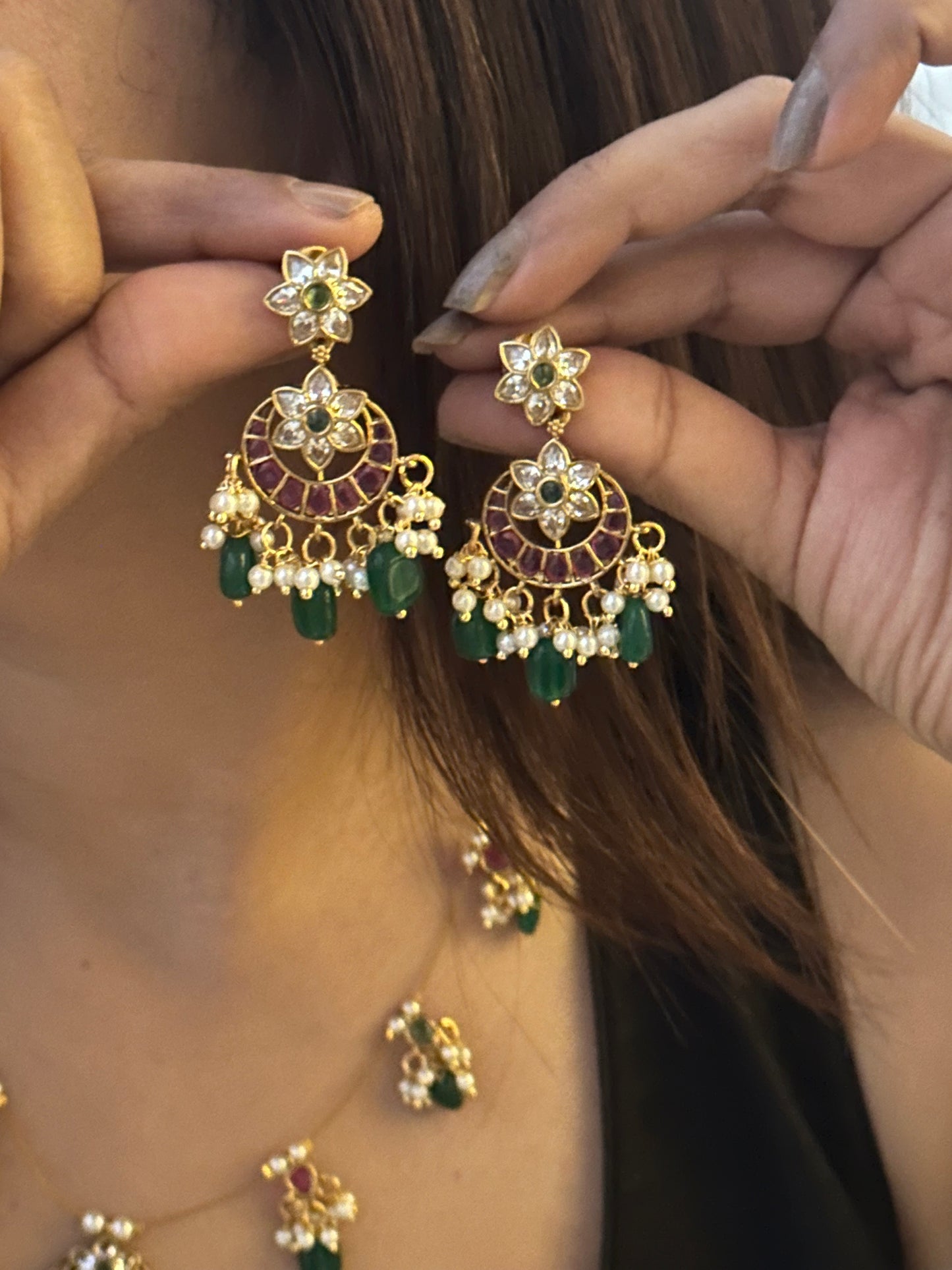 Invisible Chain Necklace Set - Madhubala