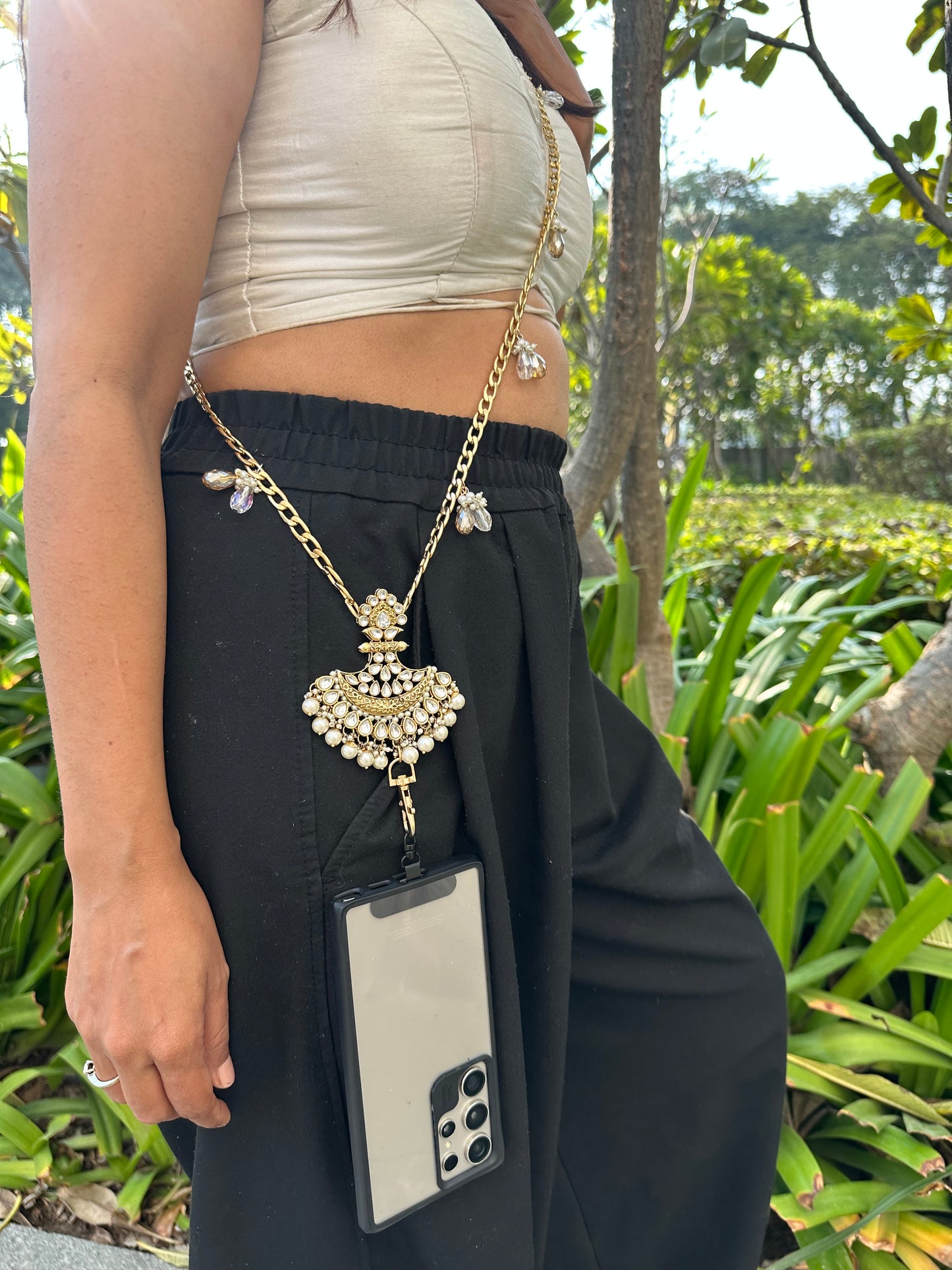 Kundan Crescent Moon Phone Sling – Gold Wedding Chain with Universal Tether