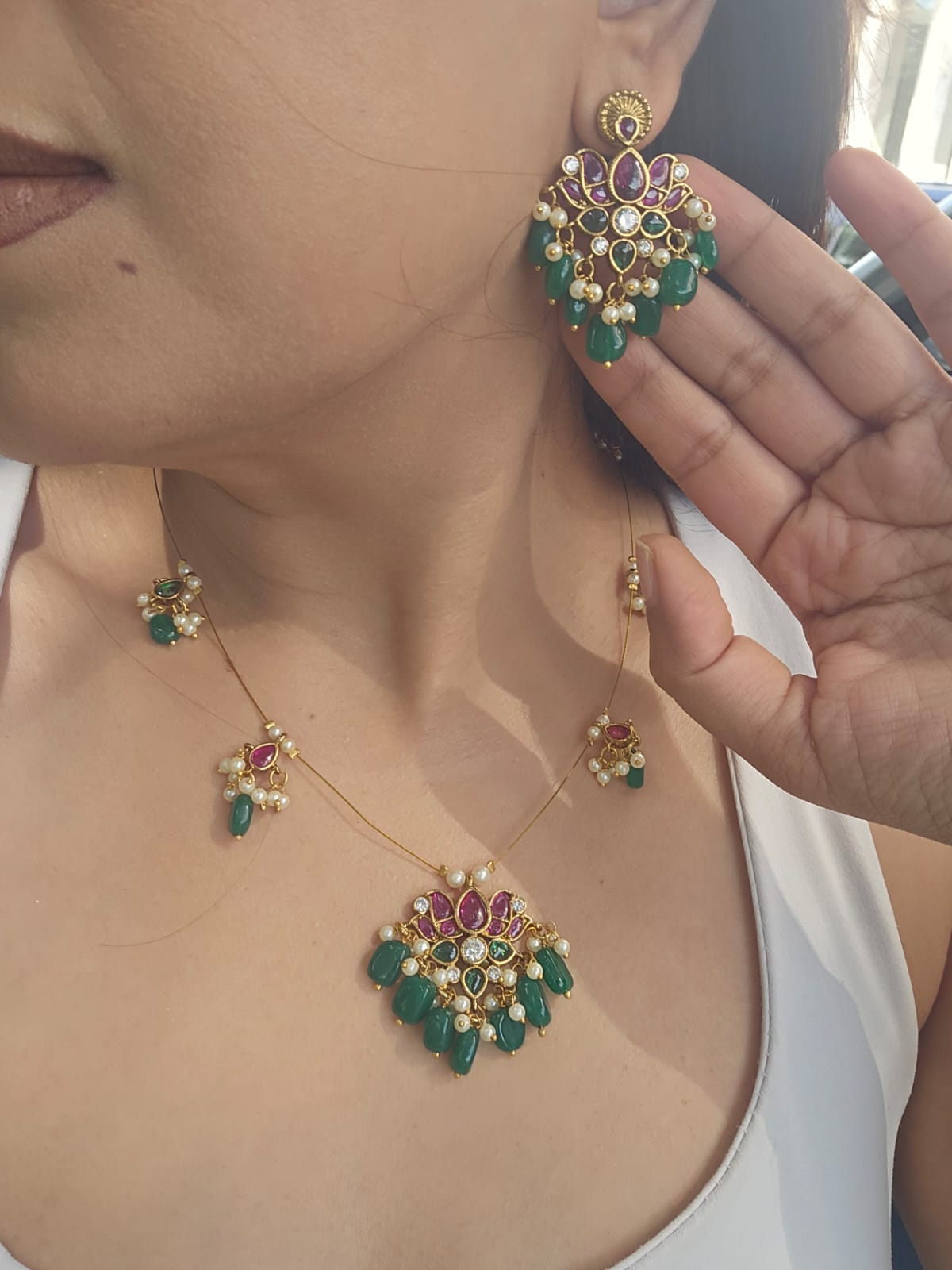Invisible Chain Lotus Necklace Set