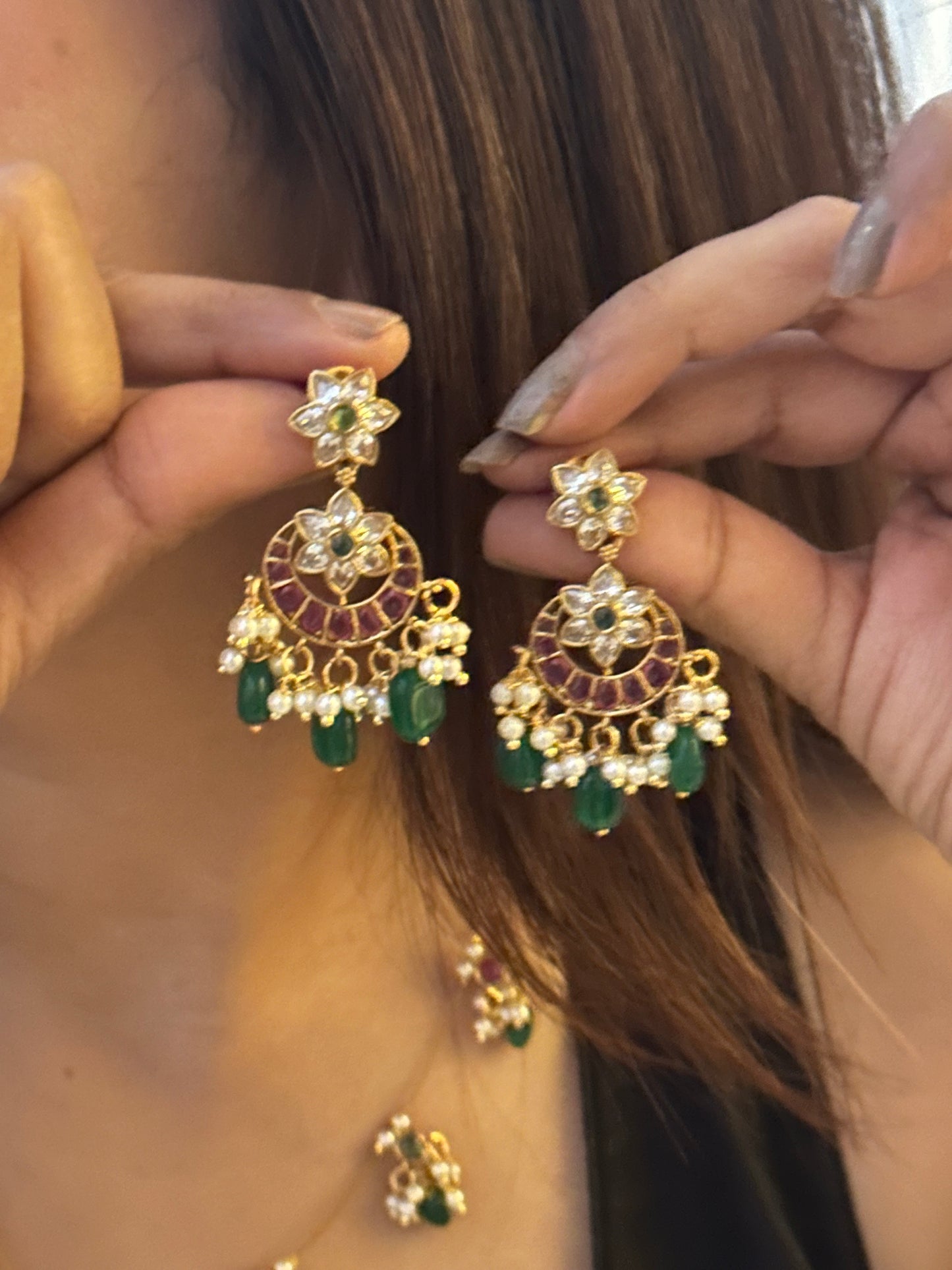 Invisible Chain Necklace Set - Madhubala