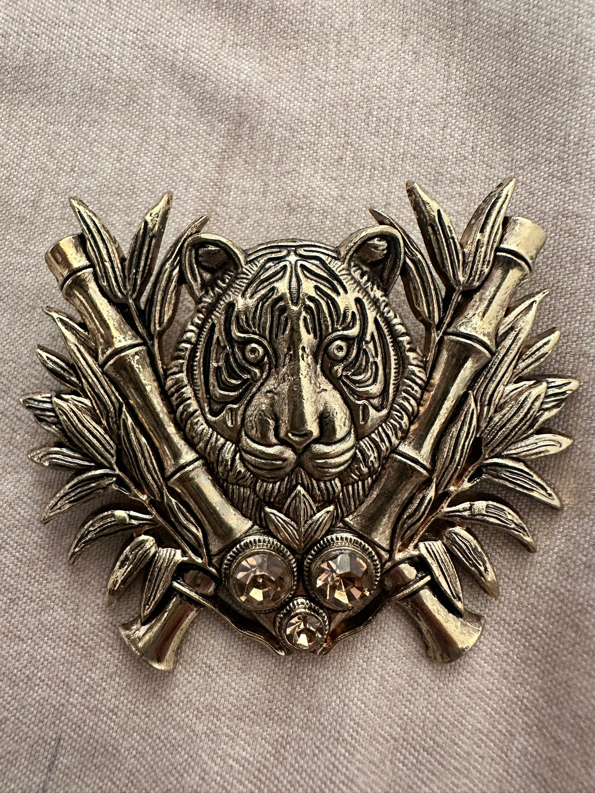 Antique Finish Indian Brooch Pins, Royal Crest Jewelry, Wedding Accessories