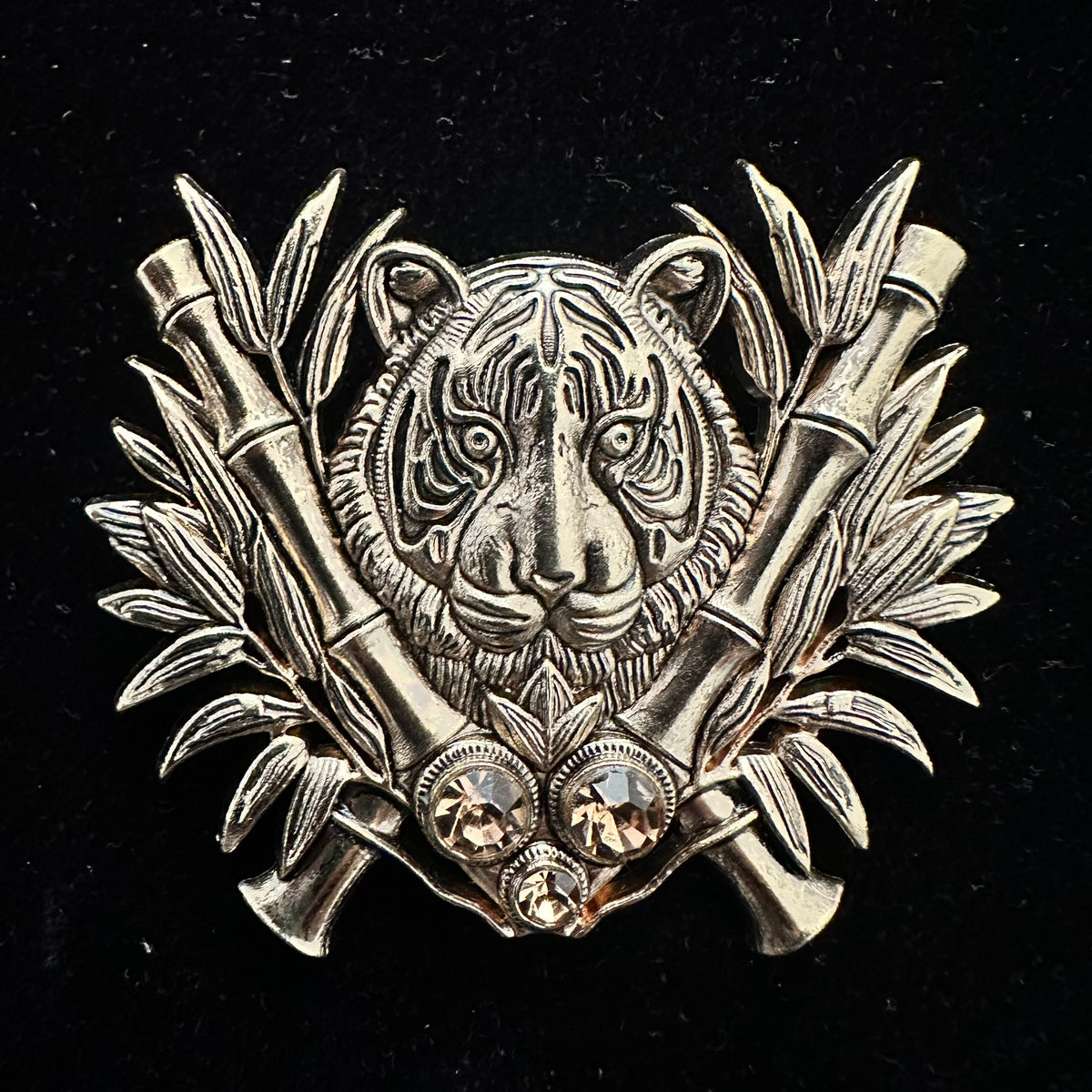 Antique Finish Indian Brooch Pins, Royal Crest Jewelry, Wedding Accessories