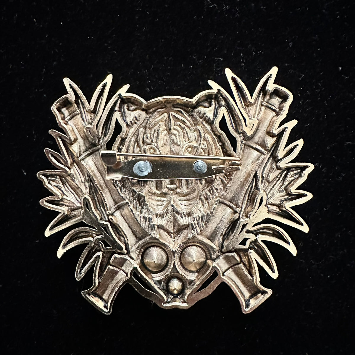 Antique Finish Indian Brooch Pins, Royal Crest Jewelry, Wedding Accessories