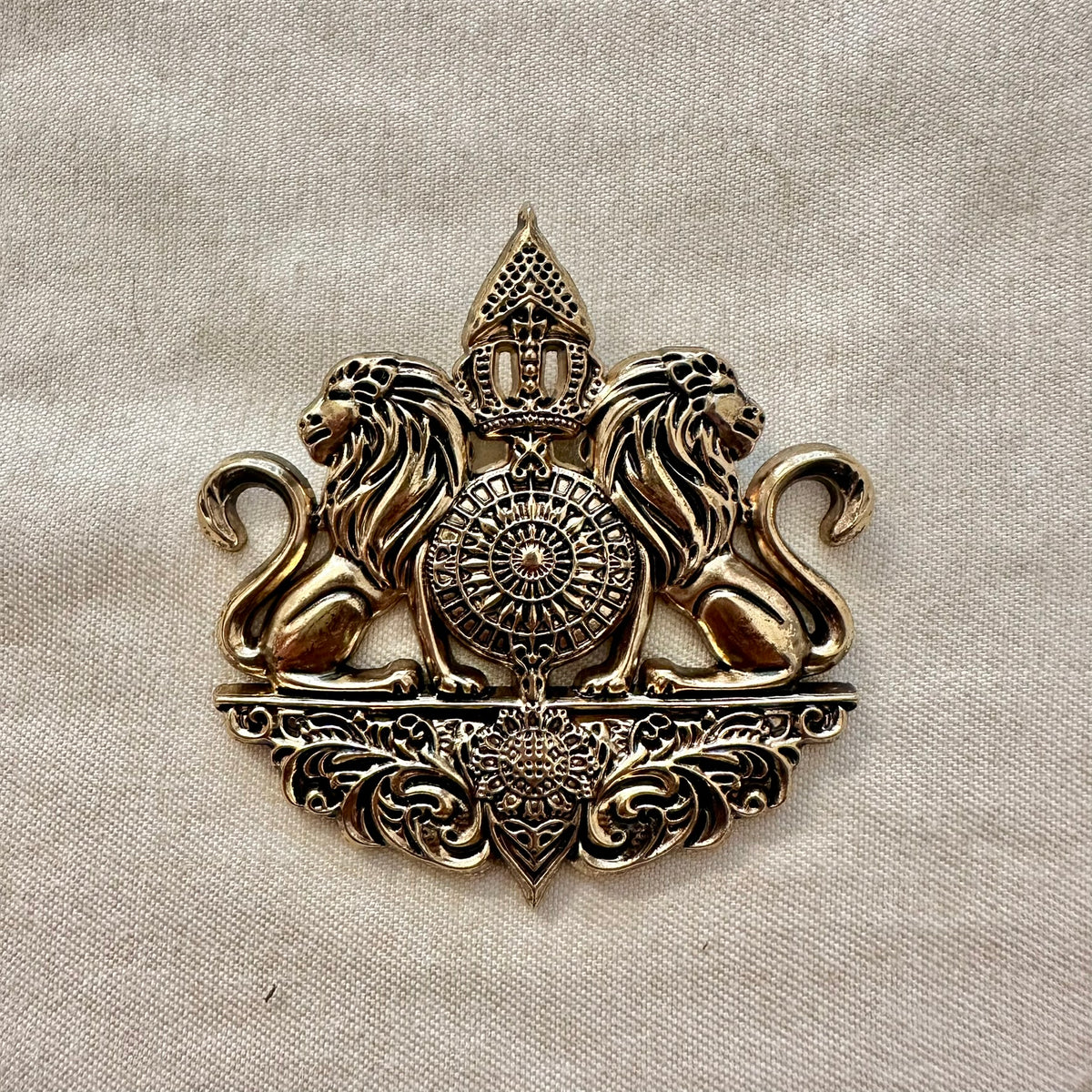 Antique Finish Indian Brooch Pins, Royal Crest Jewelry, Wedding Accessories