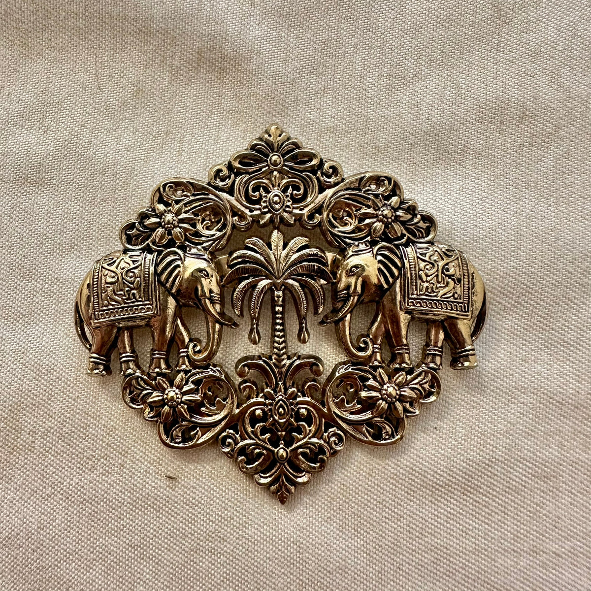 Antique Finish Indian Brooch Pins, Royal Crest Jewelry, Wedding Accessories