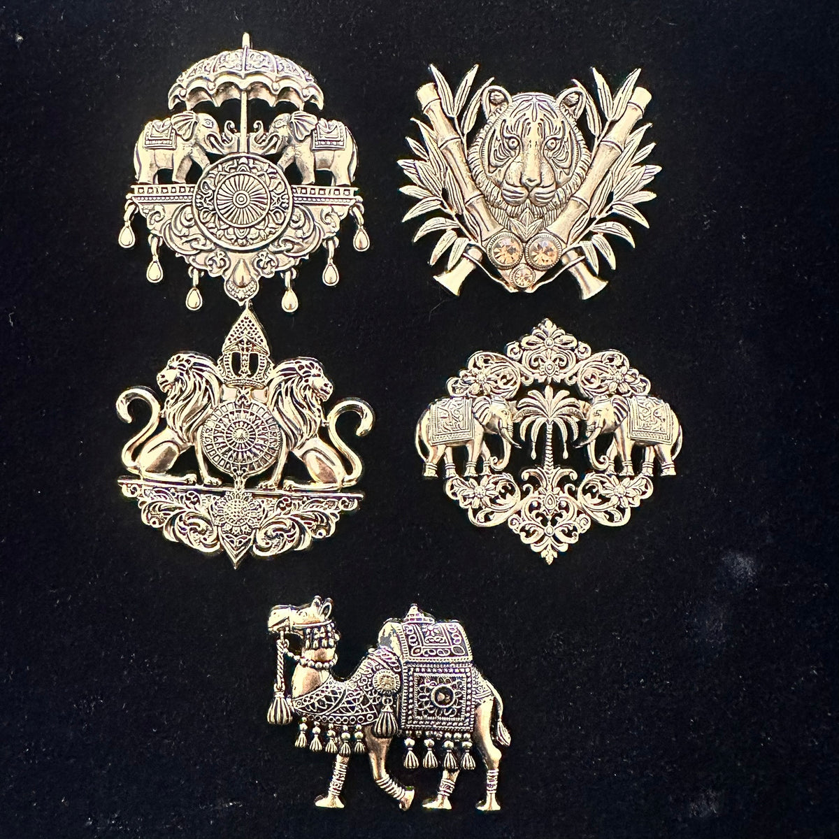 Antique Finish Indian Brooch Pins, Royal Crest Jewelry, Wedding Accessories
