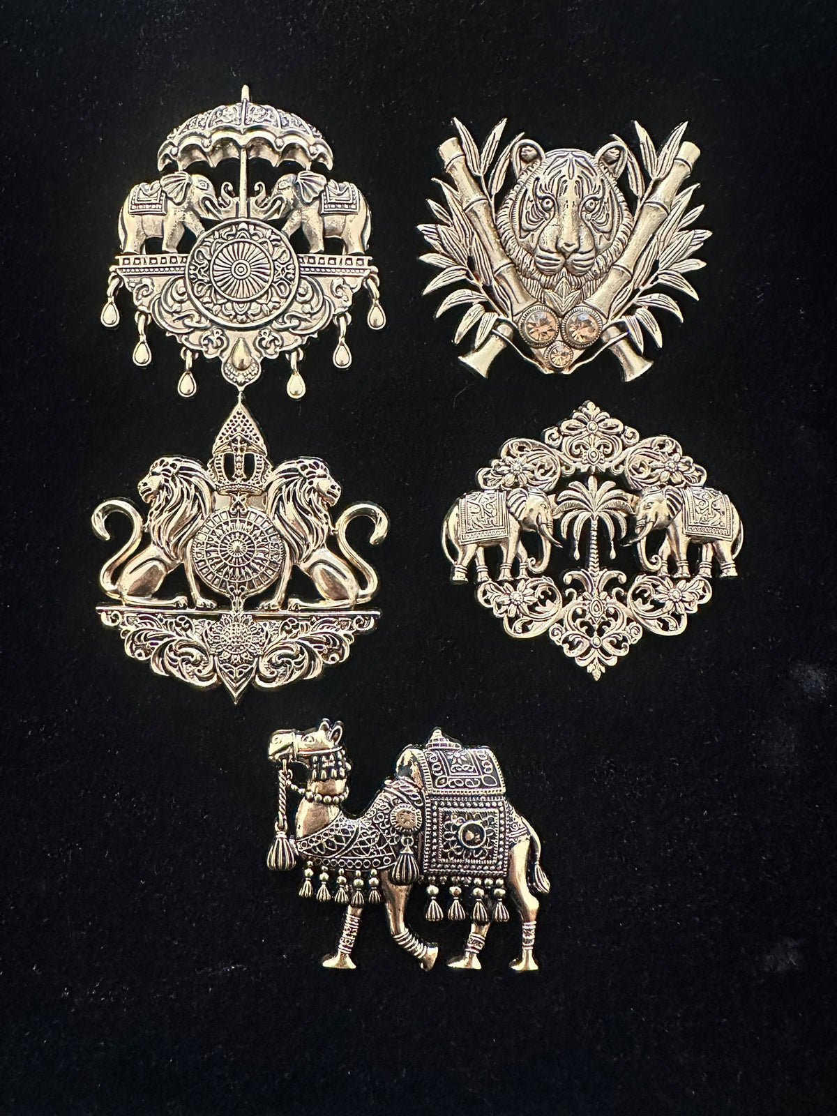 Antique Finish Indian Brooch Pins, Royal Crest Jewelry, Wedding Accessories