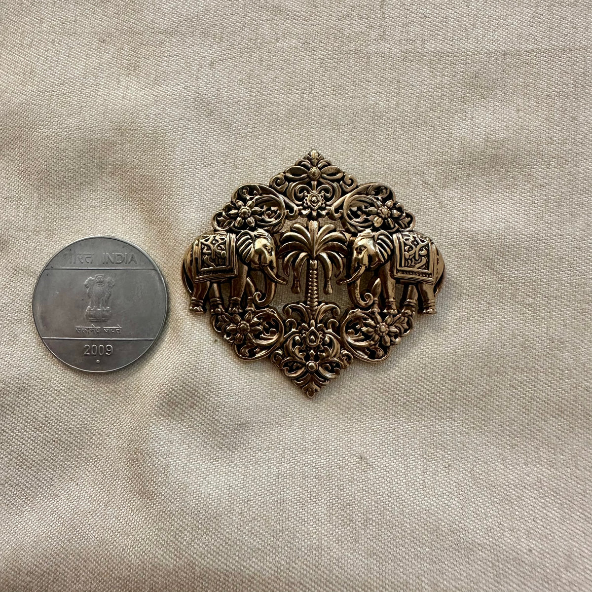 Antique Finish Indian Brooch Pins, Royal Crest Jewelry, Wedding Accessories