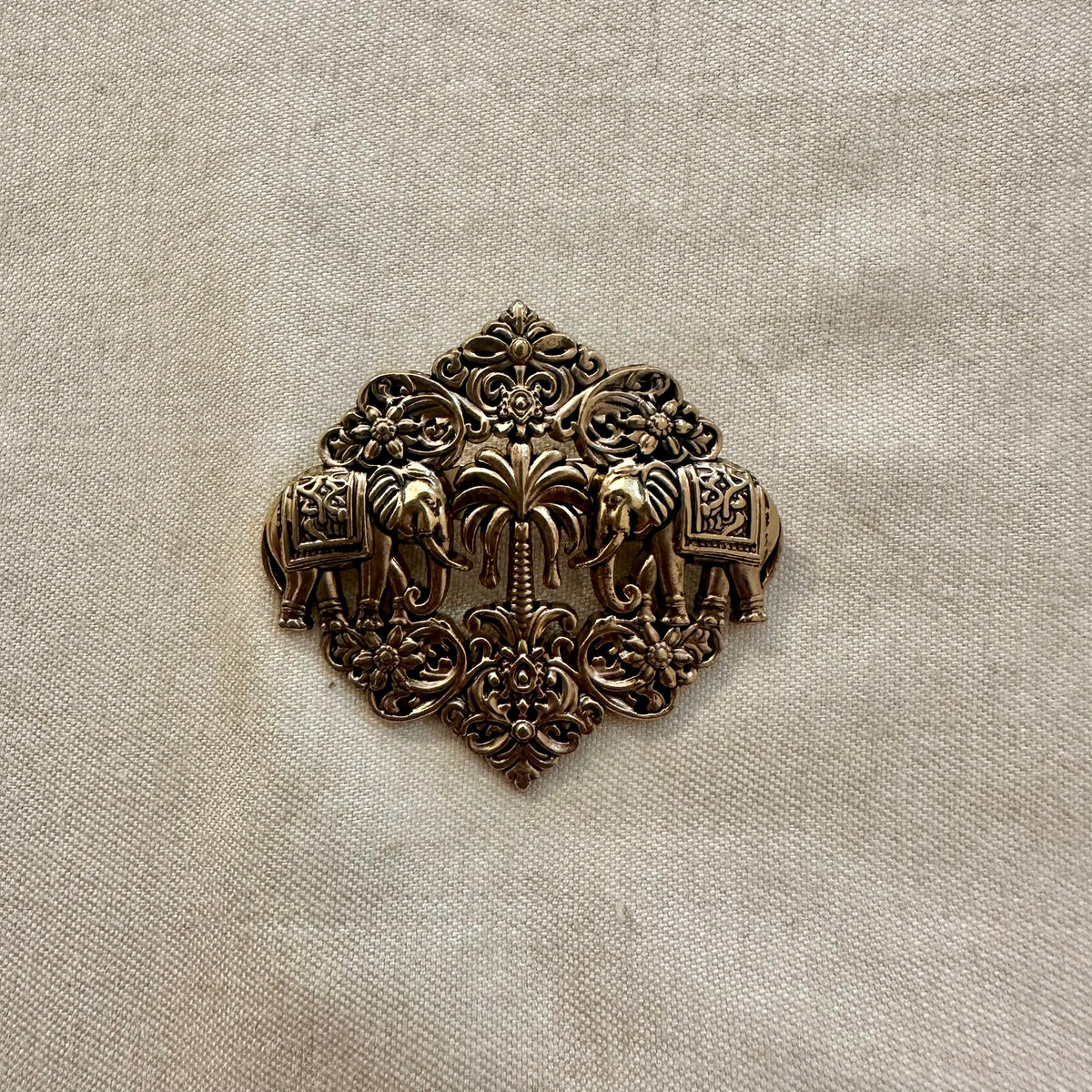 Antique Finish Indian Brooch Pins, Royal Crest Jewelry, Wedding Accessories