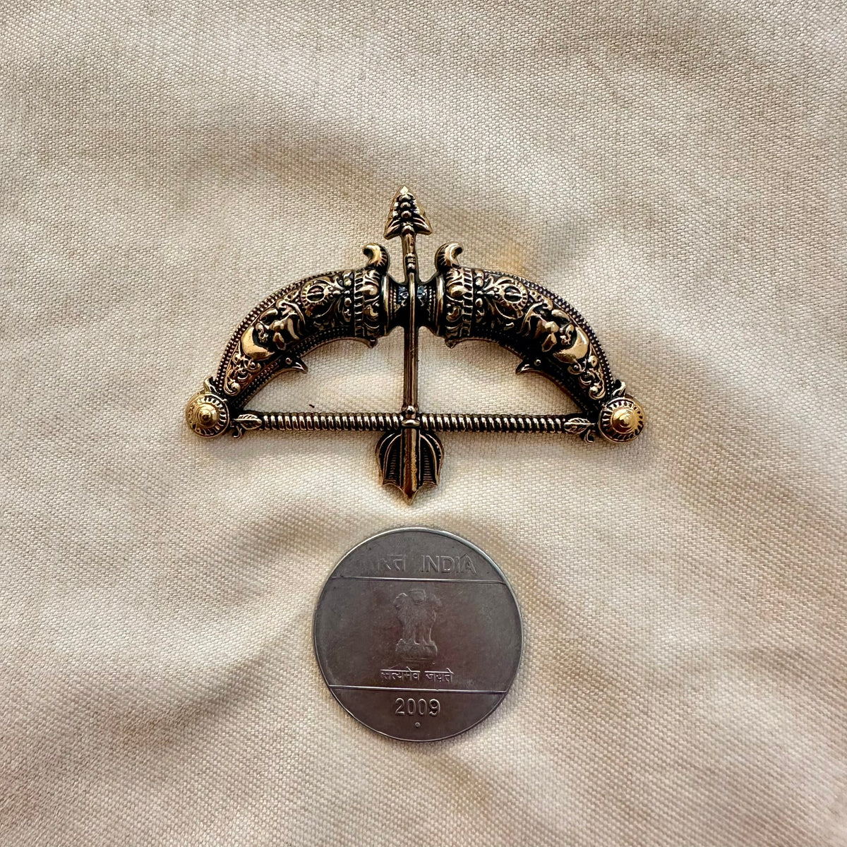 Antique Finish Indian Brooch Pins, Royal Crest Jewelry, Wedding Accessories