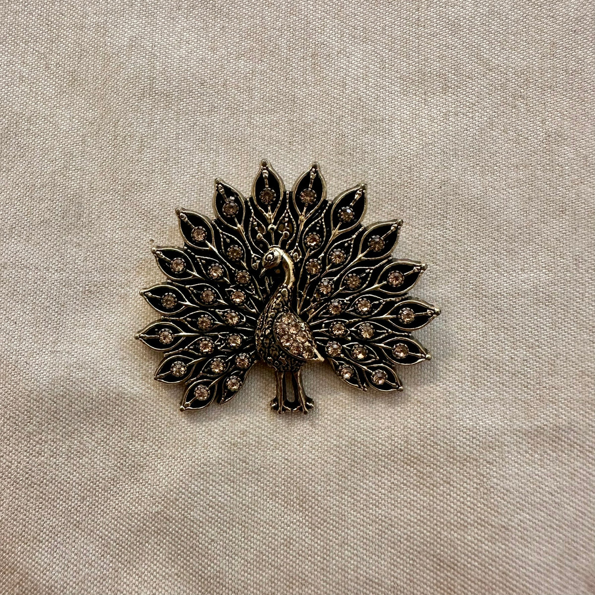 Antique Finish Indian Brooch Pins, Royal Crest Jewelry, Wedding Accessories