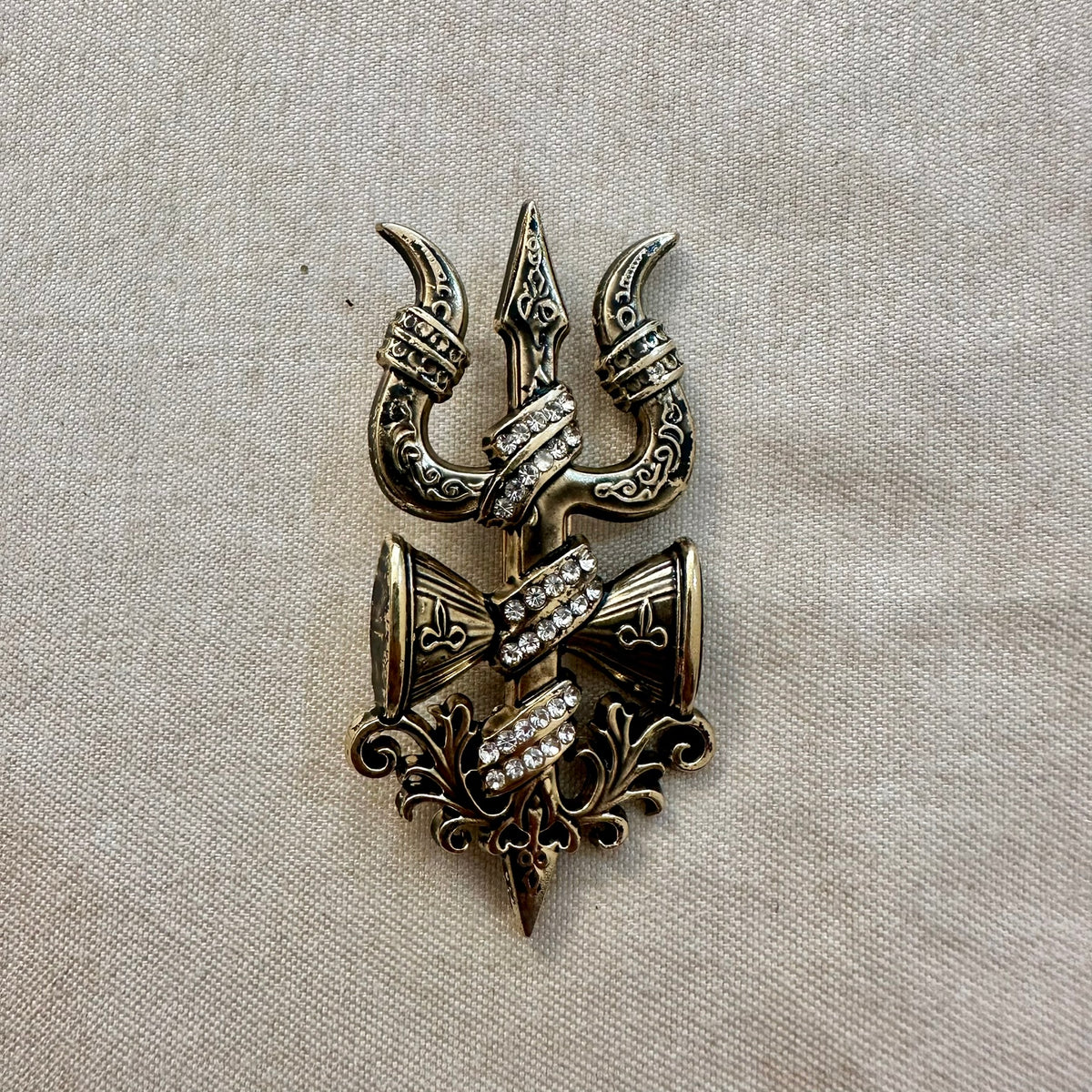 Antique Finish Indian Brooch Pins, Royal Crest Jewelry, Wedding Accessories