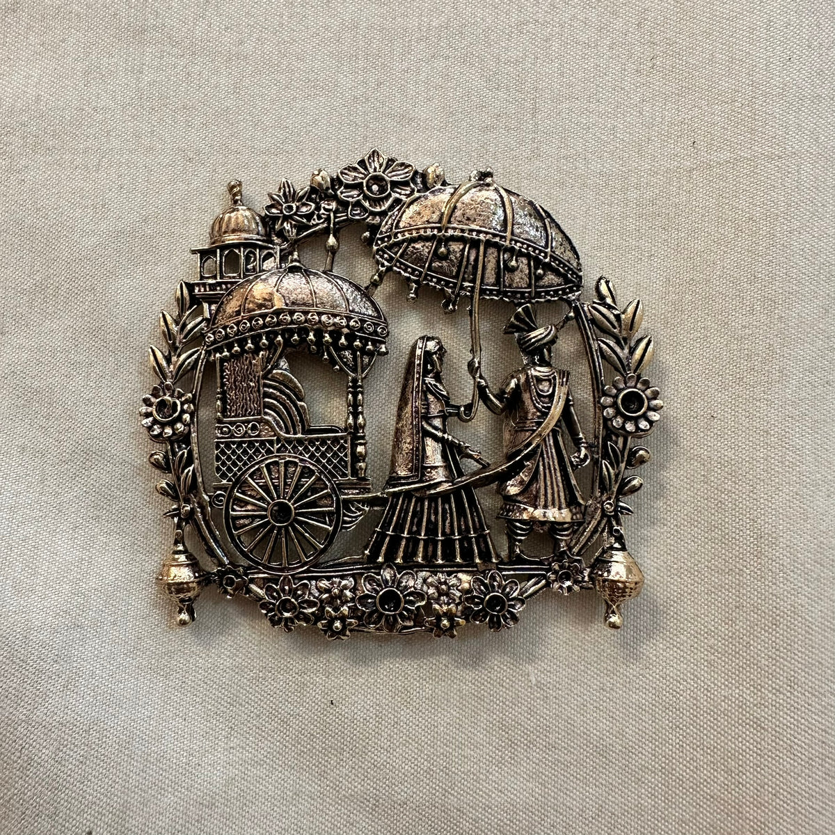 Antique Finish Indian Brooch Pins, Royal Crest Jewelry, Wedding Accessories