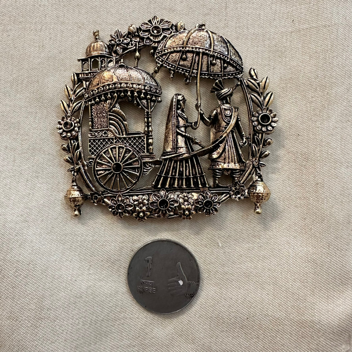 Antique Finish Indian Brooch Pins, Royal Crest Jewelry, Wedding Accessories