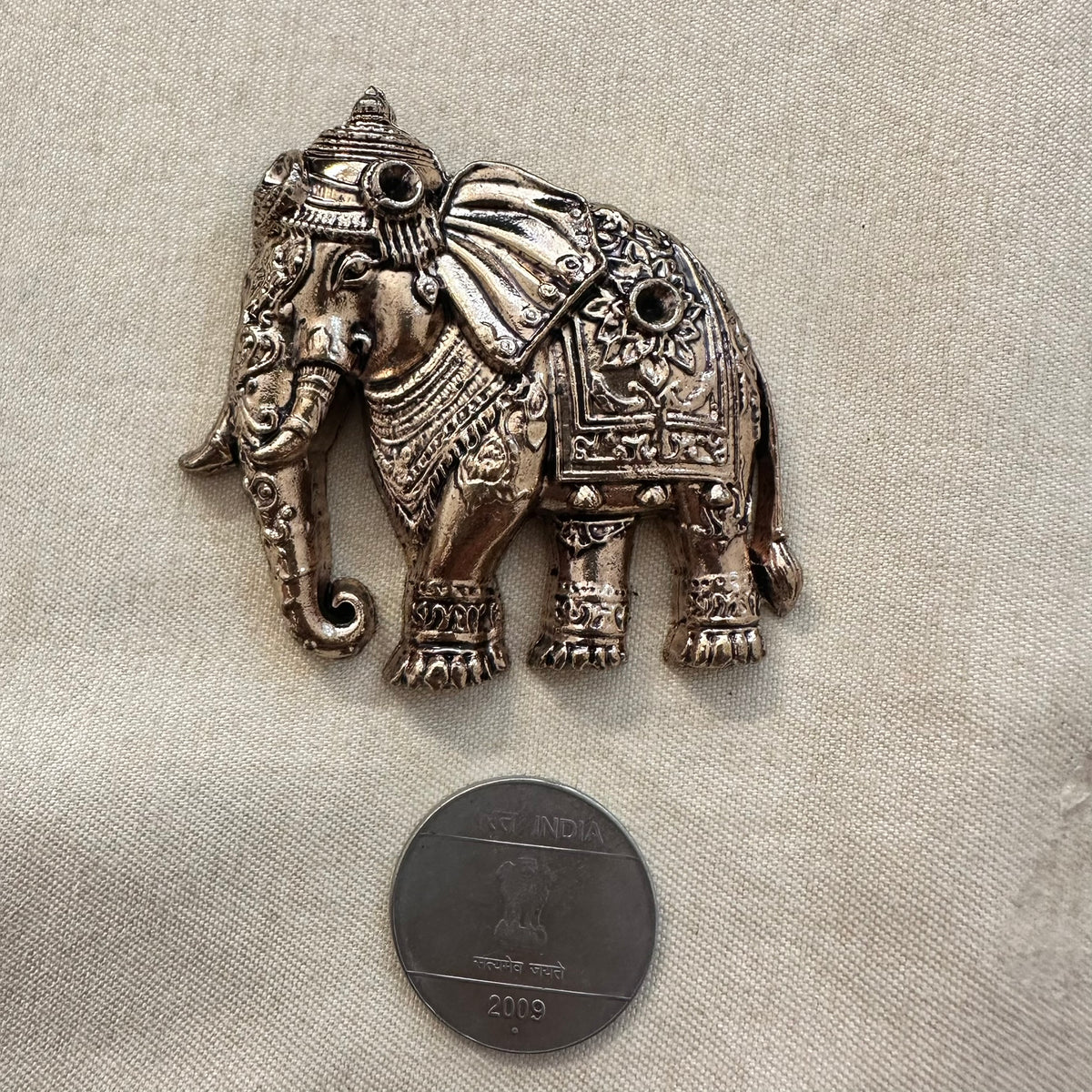 Antique Finish Indian Brooch Pins, Royal Crest Jewelry, Wedding Accessories