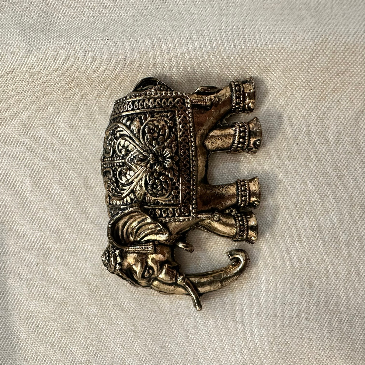 Antique Finish Indian Brooch Pins, Royal Crest Jewelry, Wedding Accessories