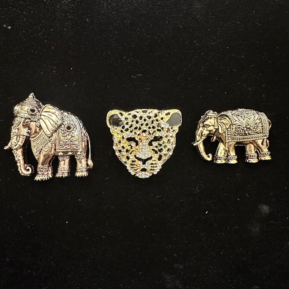 Antique Finish Indian Brooch Pins, Royal Crest Jewelry, Wedding Accessories