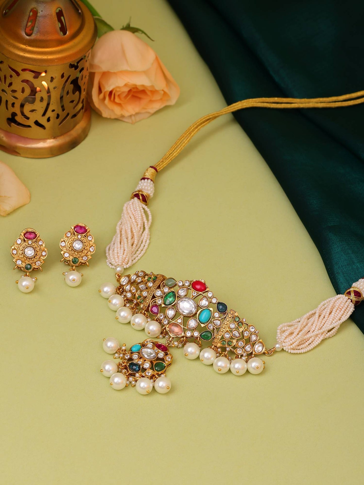 Ratnavali Navratran Kundan Choker Set