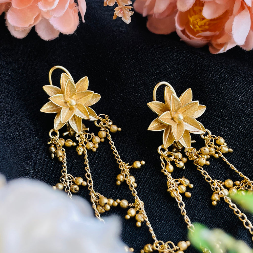 Anika Floral Matt Earrings
