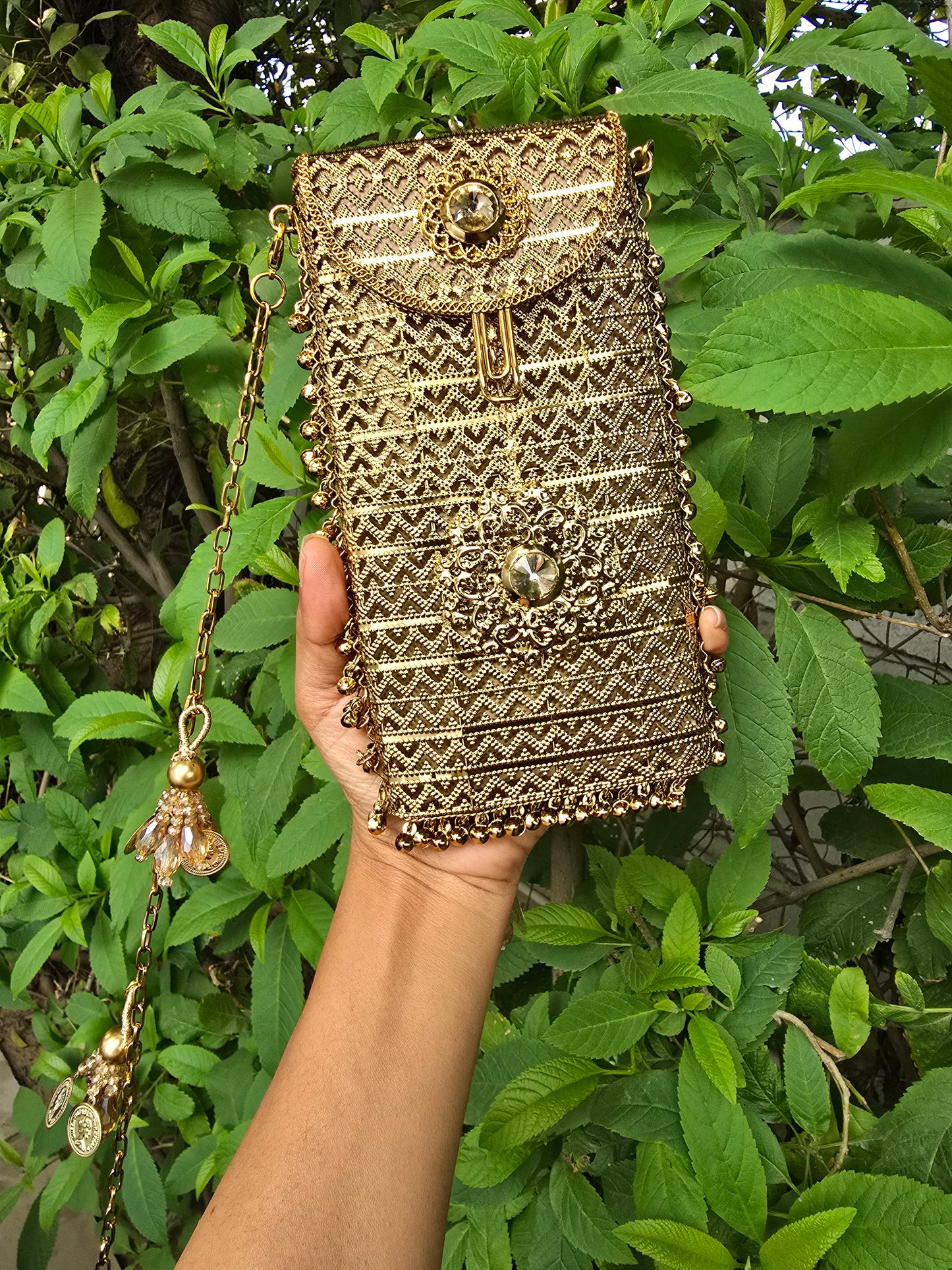 The Vintage Jardin Gold Mesh Crossbody Phone Pouch with 2-in-1 Waist & Crossbody Sling