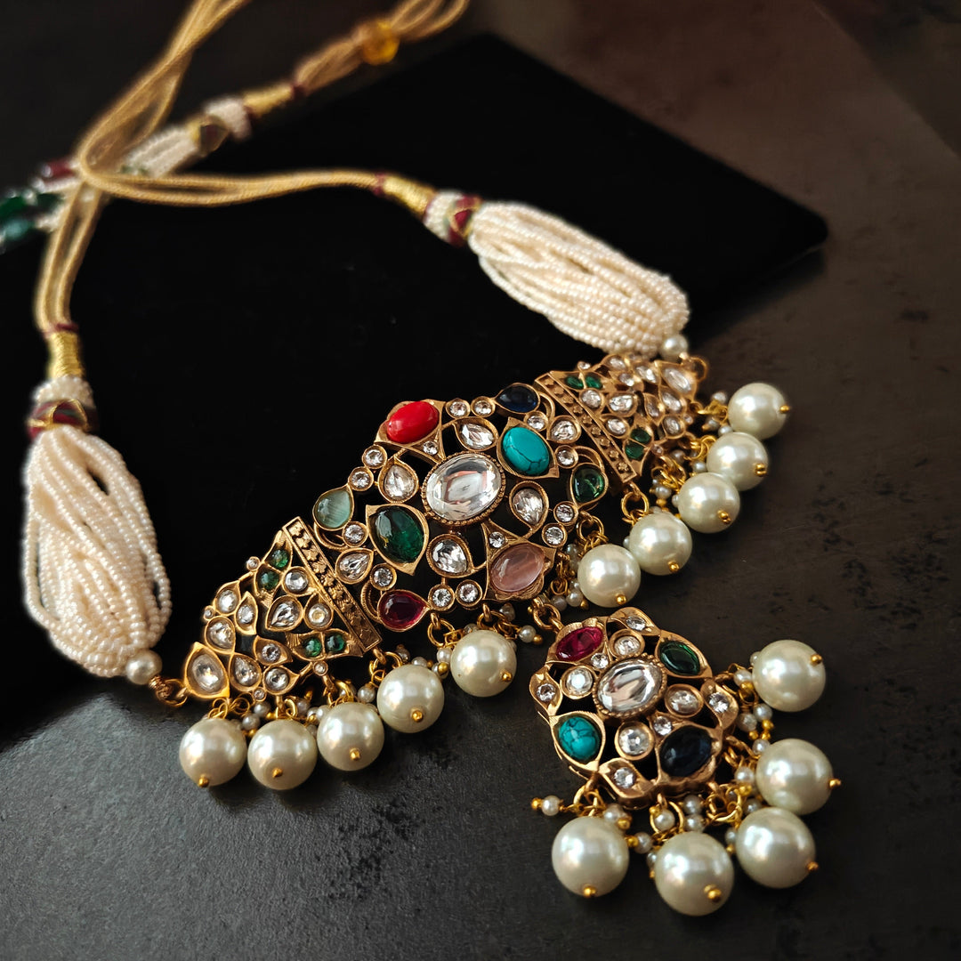 Ratnavali Navratran Kundan Choker Set