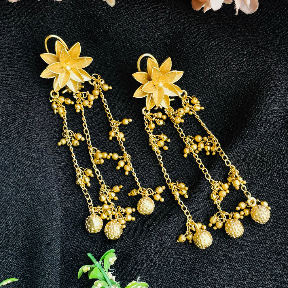 Anika Floral Matt Earrings