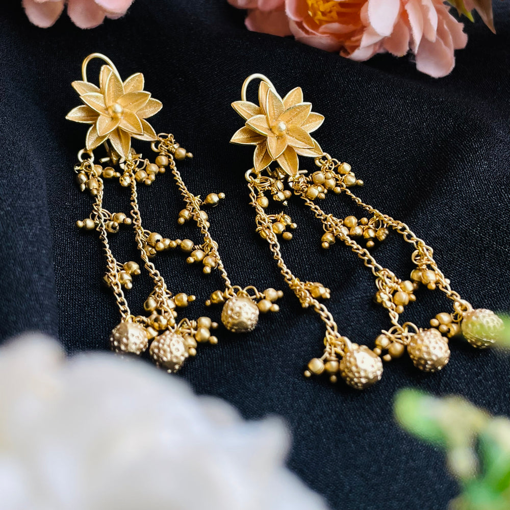 Anika Floral Matt Earrings