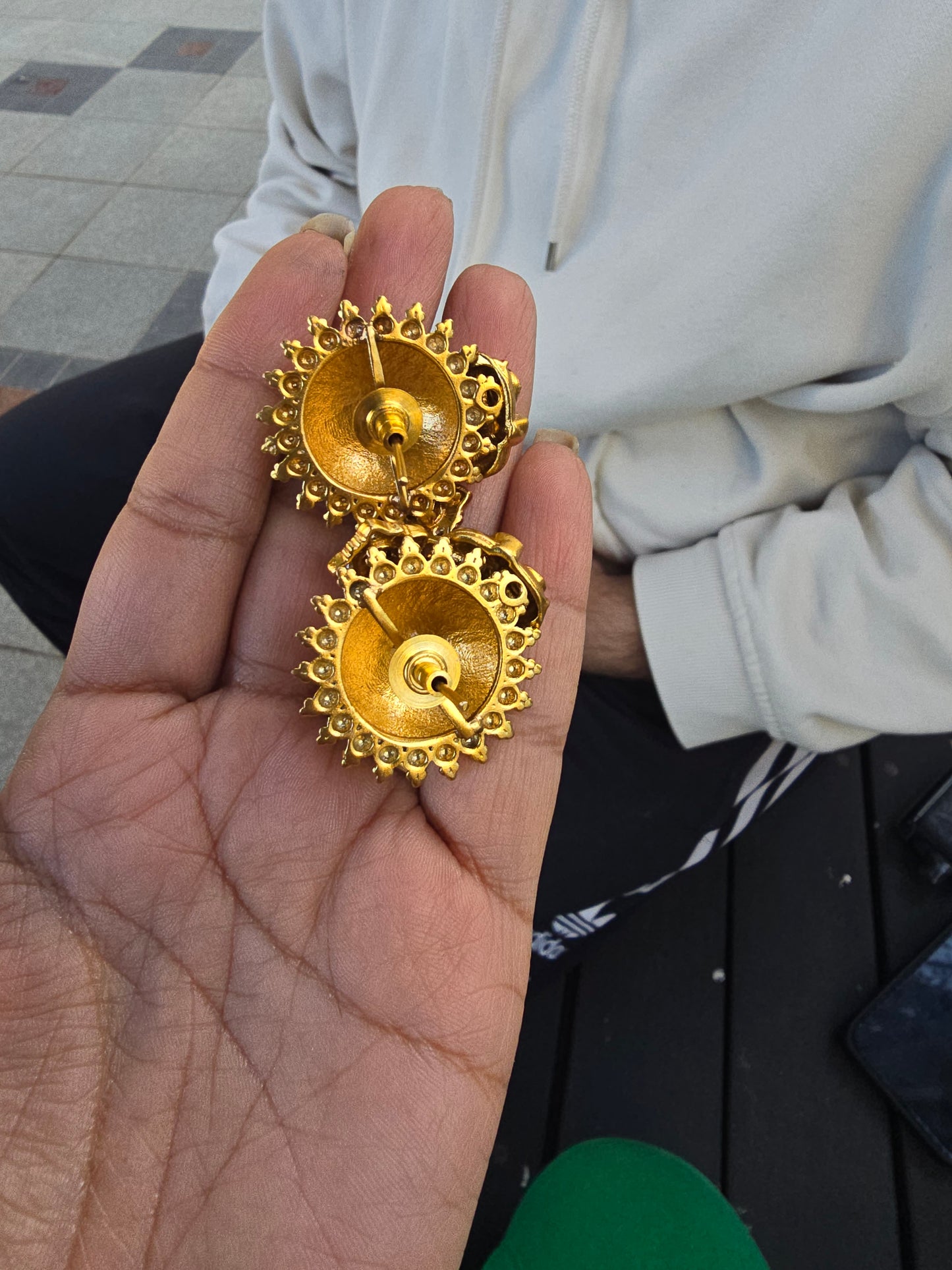 Antique Gold Elephant Motif Studs with Kundan & Pearl Accents