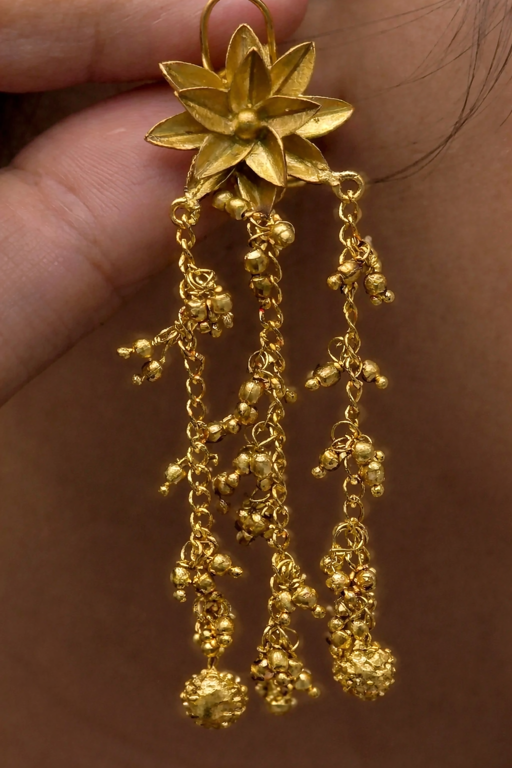 Anika Floral Matt Earrings